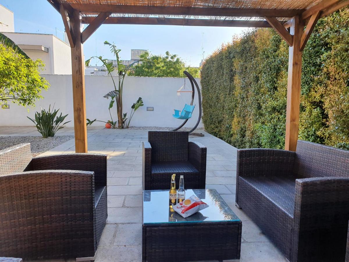 Il Giardino Di Flora Con Piscina Lecce Exterior foto