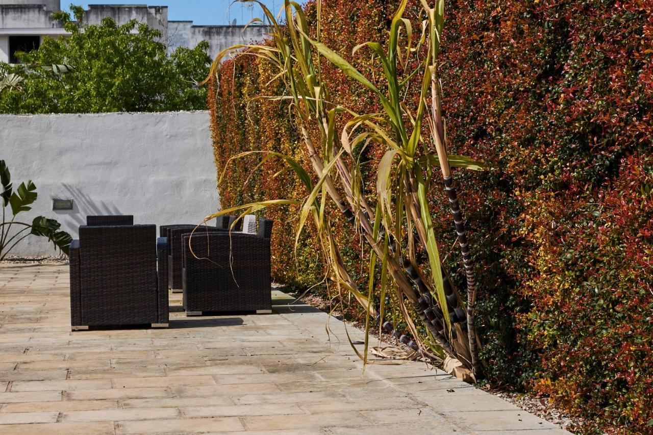 Il Giardino Di Flora Con Piscina Lecce Exterior foto
