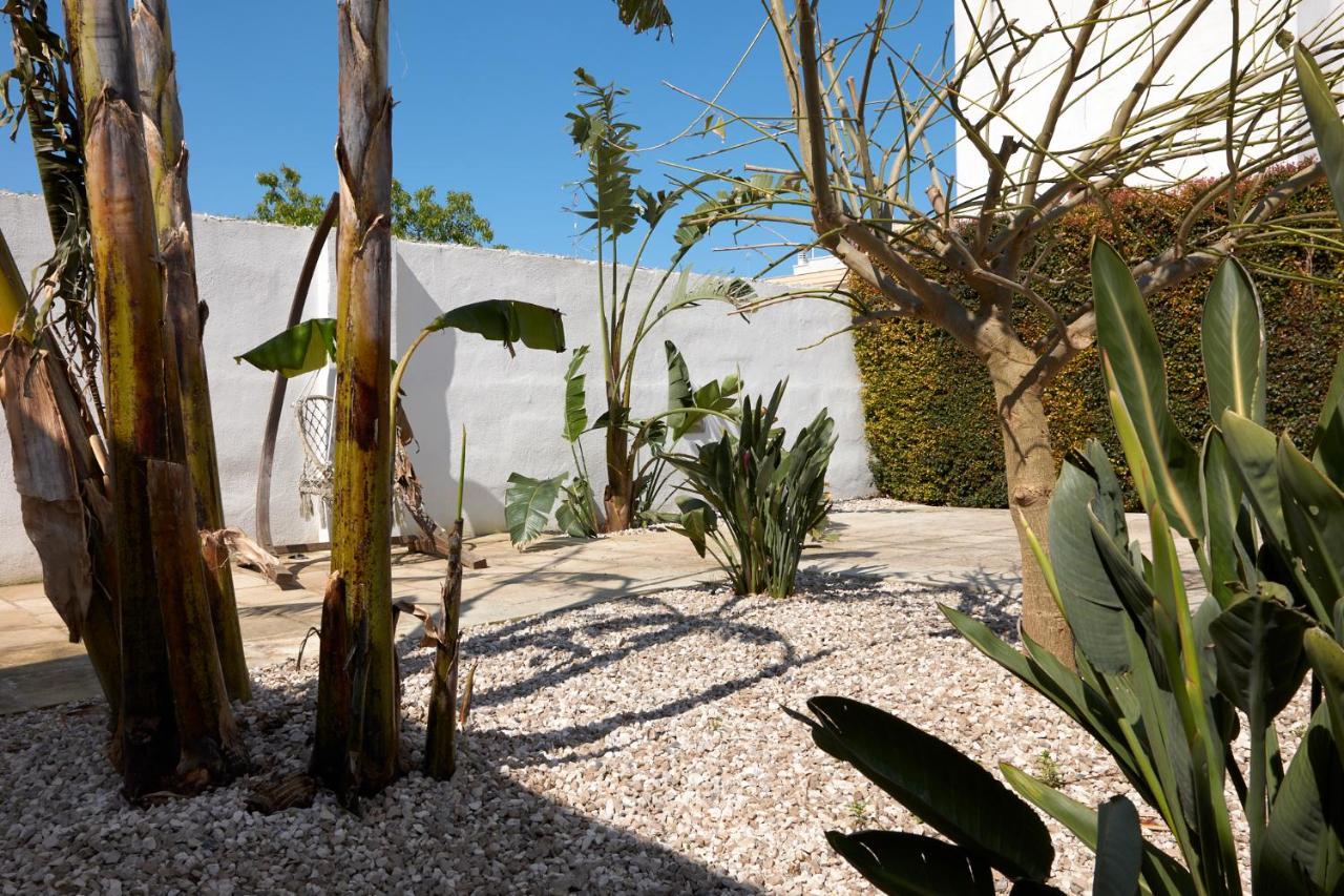 Il Giardino Di Flora Con Piscina Lecce Exterior foto