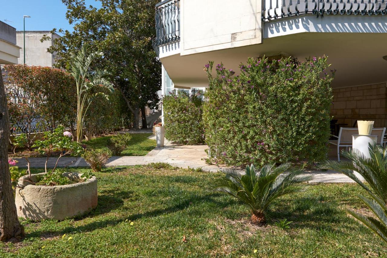 Il Giardino Di Flora Con Piscina Lecce Exterior foto