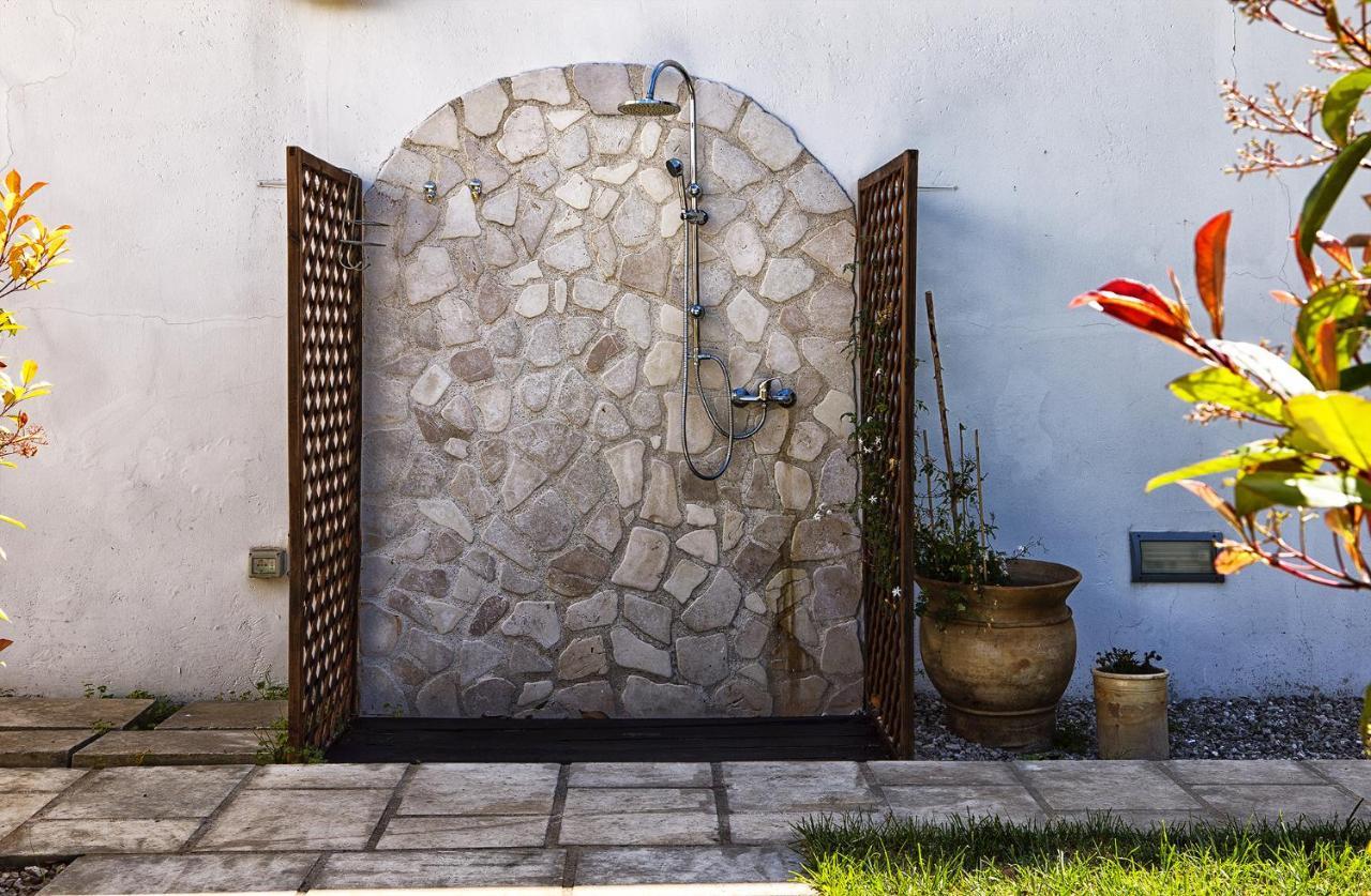 Il Giardino Di Flora Con Piscina Lecce Exterior foto