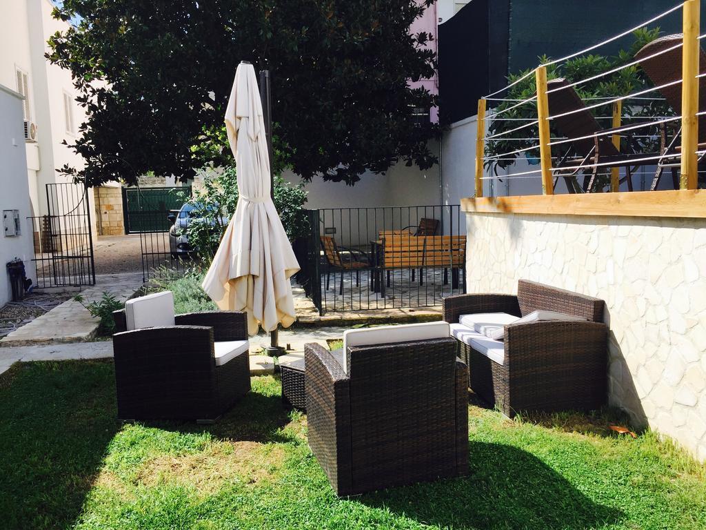 Il Giardino Di Flora Con Piscina Lecce Exterior foto