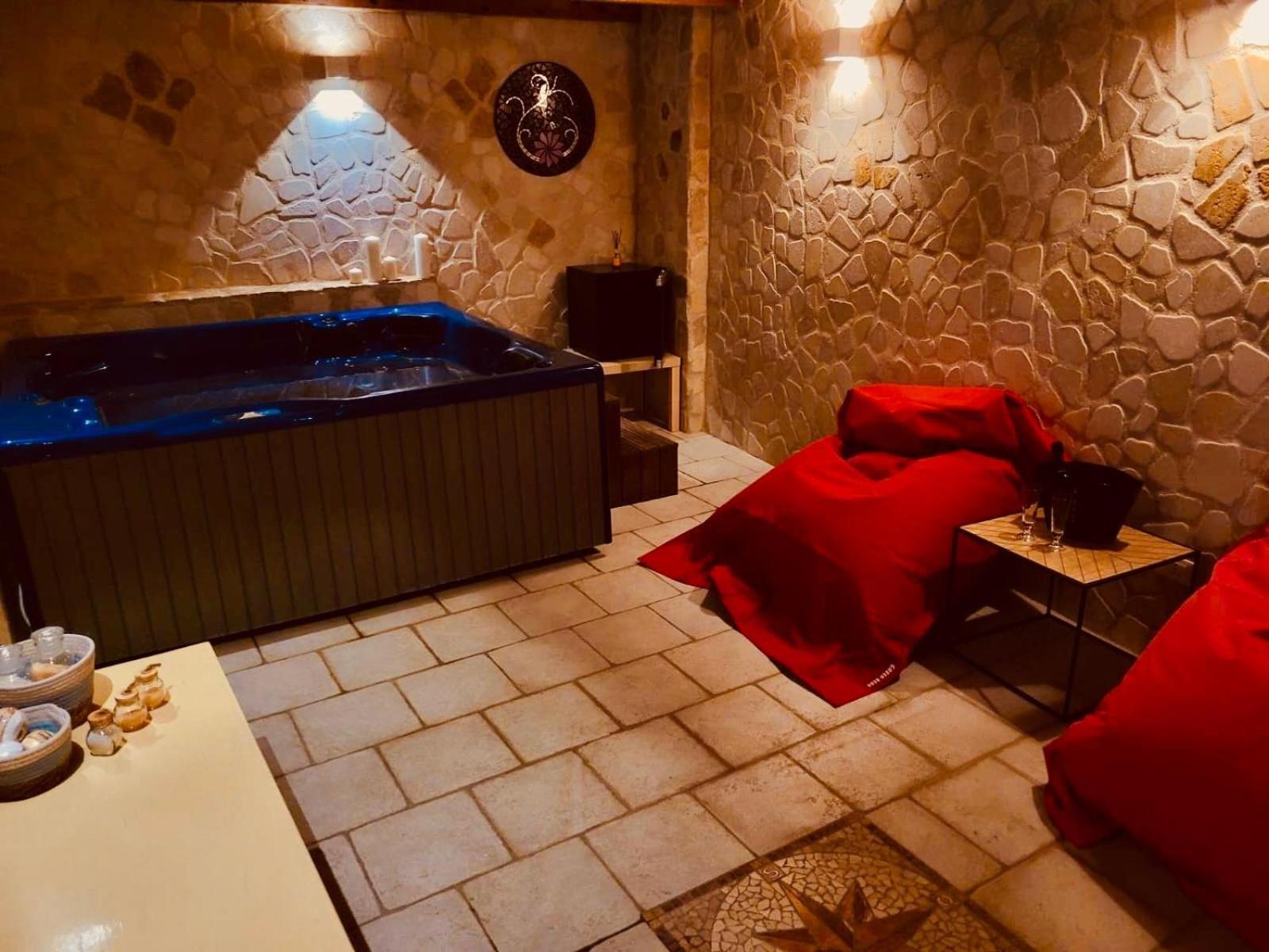 Il Giardino Di Flora Con Piscina Lecce Exterior foto