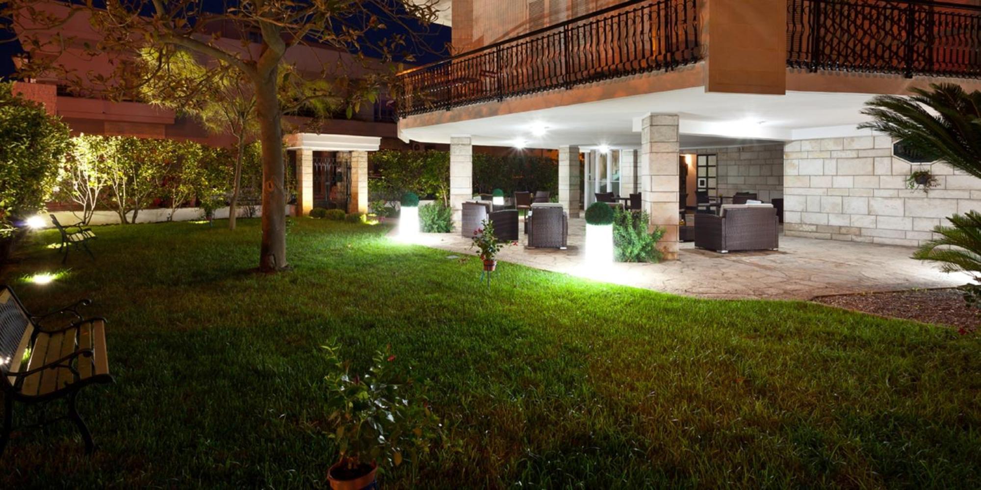 Il Giardino Di Flora Con Piscina Lecce Exterior foto