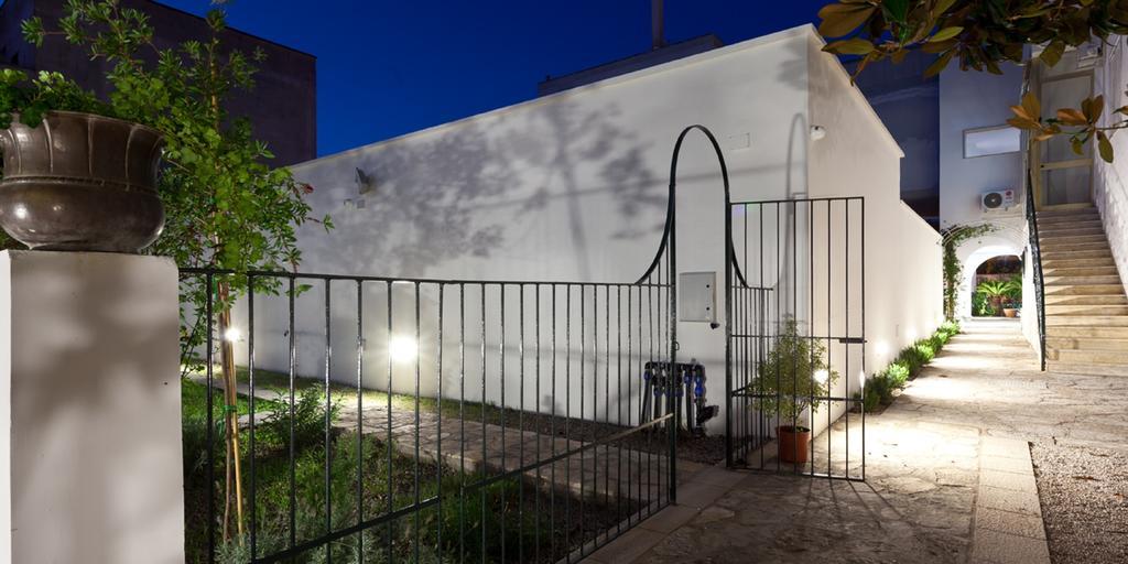 Il Giardino Di Flora Con Piscina Lecce Exterior foto